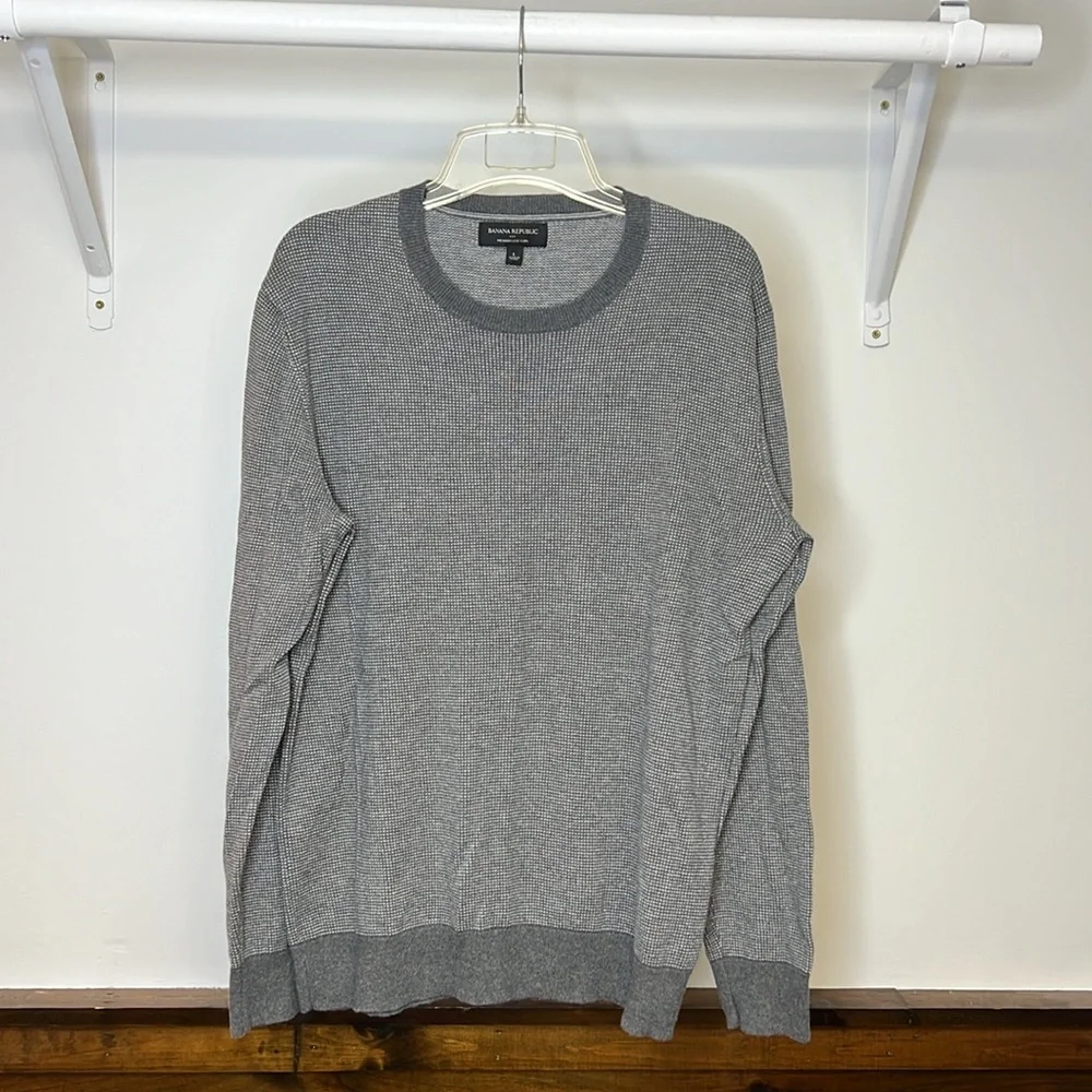 Banana Republic Gray Crewneck Sweater-‎ L
